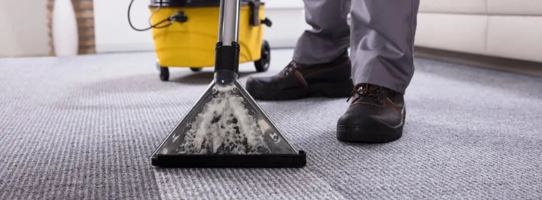 HOW AND WHY PROFESSIONAL CLEANERS EFFECTIVELY CLEAN CARPETS